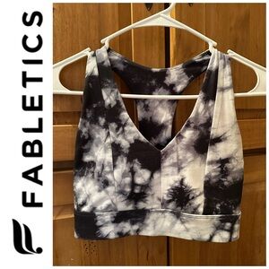 NWOT Fabletics Mila Midi Medium Impact Sports Bra, Color Static, Size XS